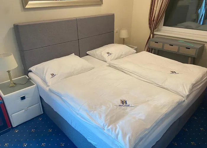 Restaurant Hesch فندق