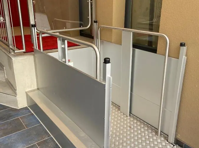 Restaurant Hesch 호텔 *