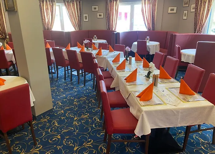 Restaurant Hesch فندق *