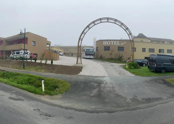 فندق Restaurant Hesch Gabersdorf