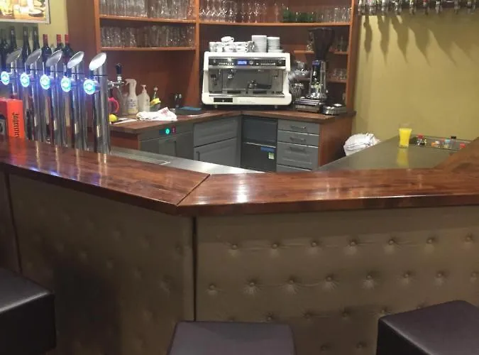 Restaurant Hesch فندق